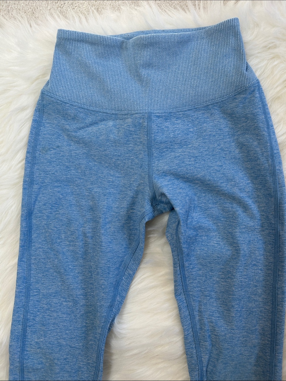 ALO Yoga Alosoft Lounge Leggings - Picture 3 of 13